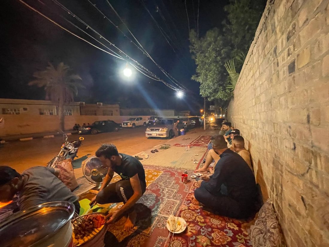 جلسة عربية والشيش بألف مع اللبن.. رصيف “عفوري” يتفوق على مطاعم المشخاب (صور)