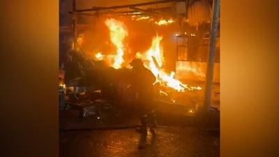 فيديو: فزعة في اليرموك لإخماد حريق اندلع بمحل بقالة ومخبز