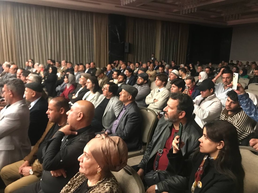 صور: جعفر الخفاف في مربد البصرة.. “أحبيني” للسياب سرقت إعجاب الحضور العربي