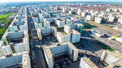 تفاهمات جديدة مع شركة “هانوا الكورية” لإنجاز مشروع بسماية السكني