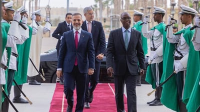 وزير التخطيط في نواكشوط لتسليم رئيس موريتانيا دعوة رسمية لقمة بغداد