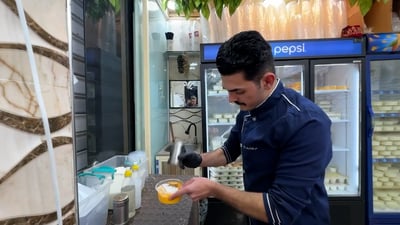 فيديو: محلبية ياسر الدباغ من حليب الجاموس بخبرة 60 عاماً.. والزبائن من كل نينوى
