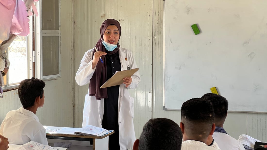 صور: فرق صحية تجوب مدارس سفوان لفحص أسنان التلاميذ.. حملة برعاية الهلال الأحمر