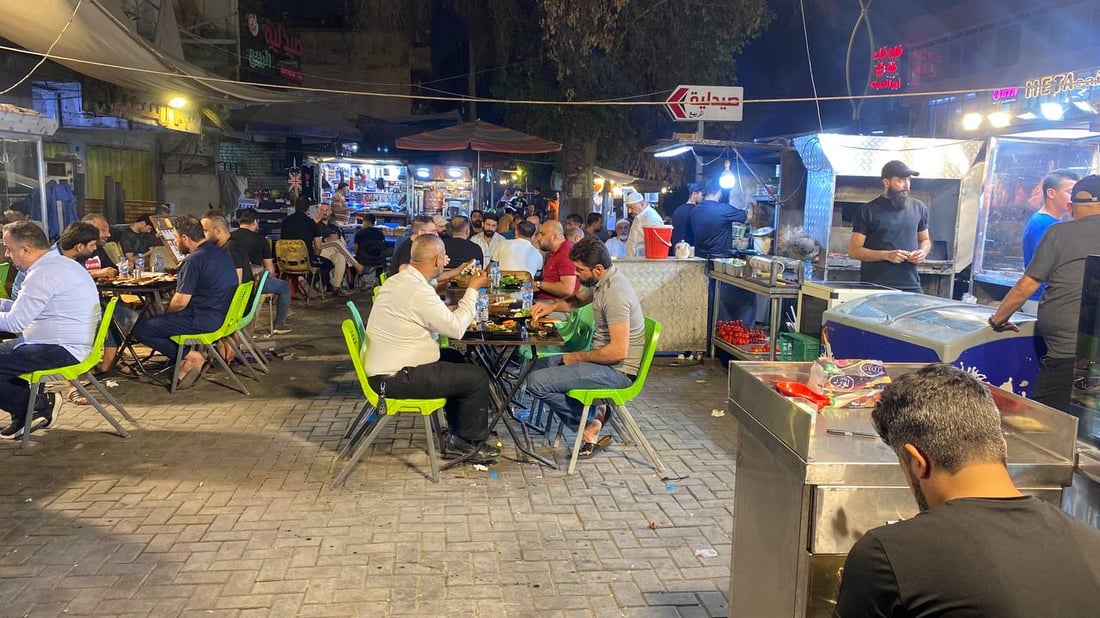 تنام بغداد وهي لا تنام.. الكسرة تجبر “فالح أبو العمبة” على السهر حتى الصباح (صور)