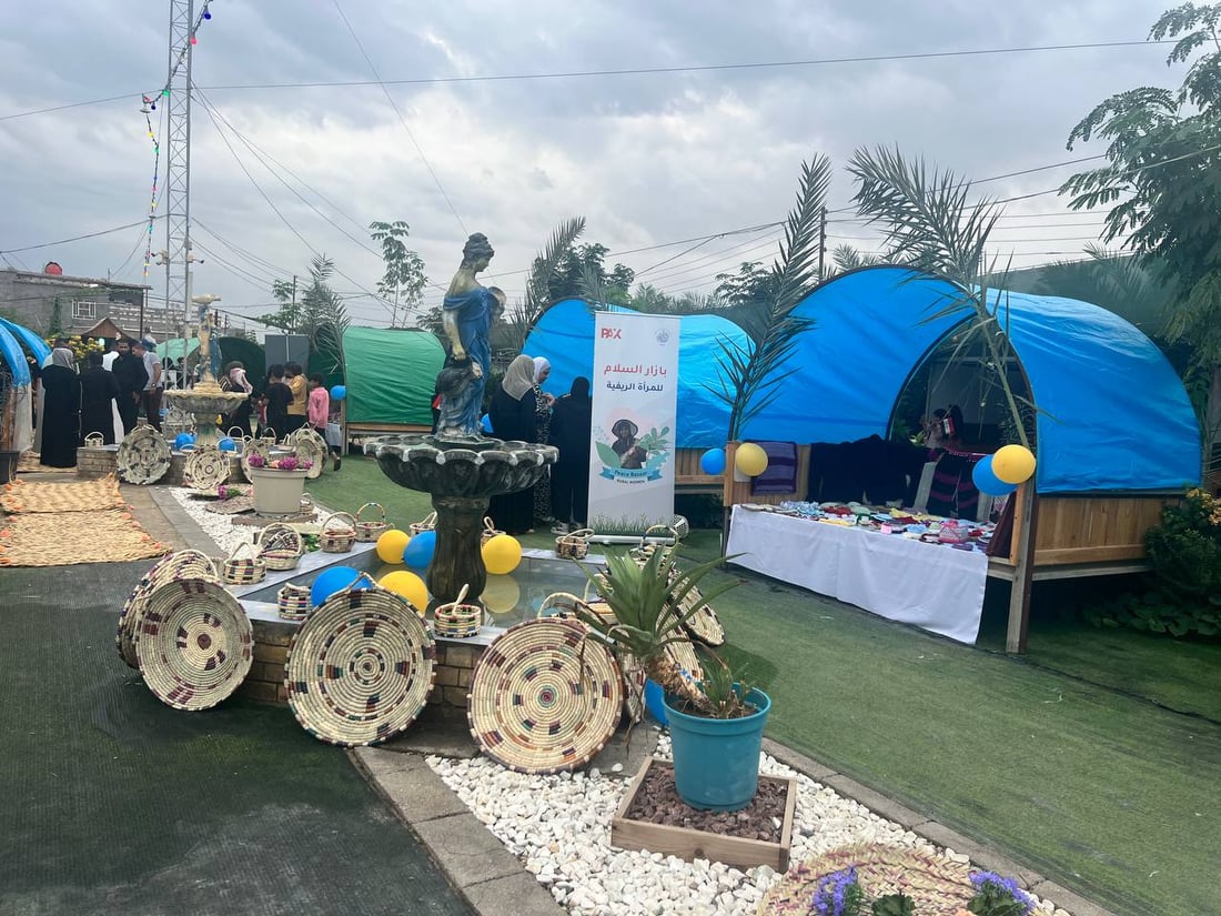 مسيحيات وايزيديات في البصرة لدعم المنتوجات النسوية في الريف