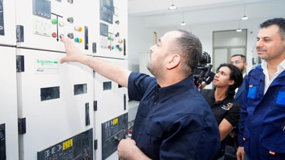 ضمن خطة فك اختناقات البصرة.. الكهرباء تفتتح مشروع توسعة محطة الجزيرة في شط العرب