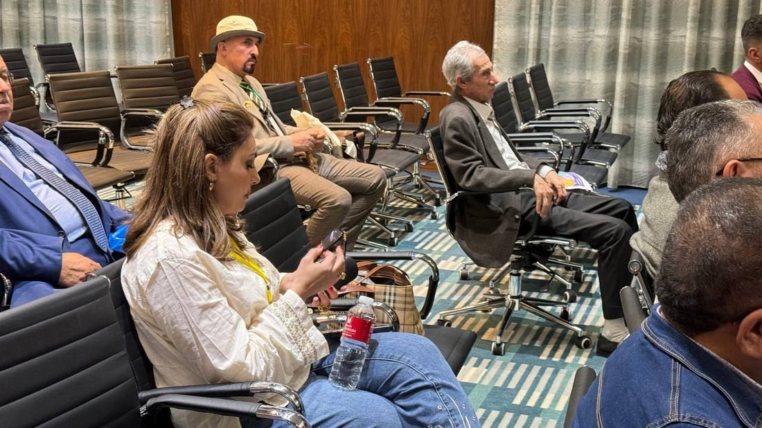 أصدقاء أحمد مطر يدلون بشهادات جديدة في البصرة.. جرّب الشعر الغامض وكان يضحك (صور)