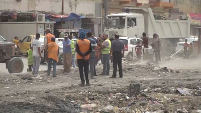صور من الحلة.. “أسبوع نفايات” في شارع نادر ينتهي بجهود المتطوعين وآلياتهم