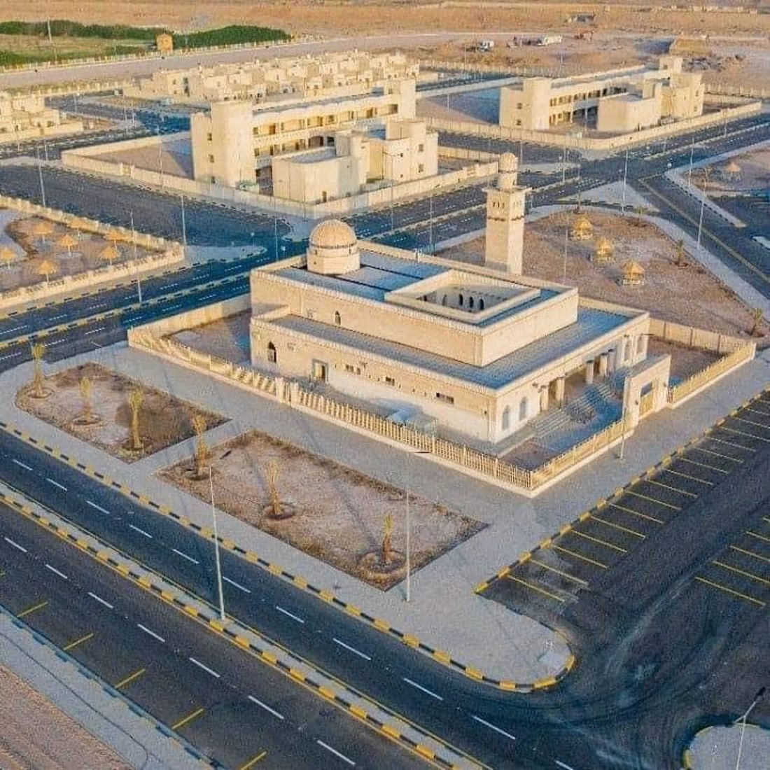 صور من المجمع الذي بنته الكويت في أم قصر لنقل العراقيين المقيمين على الحدود.