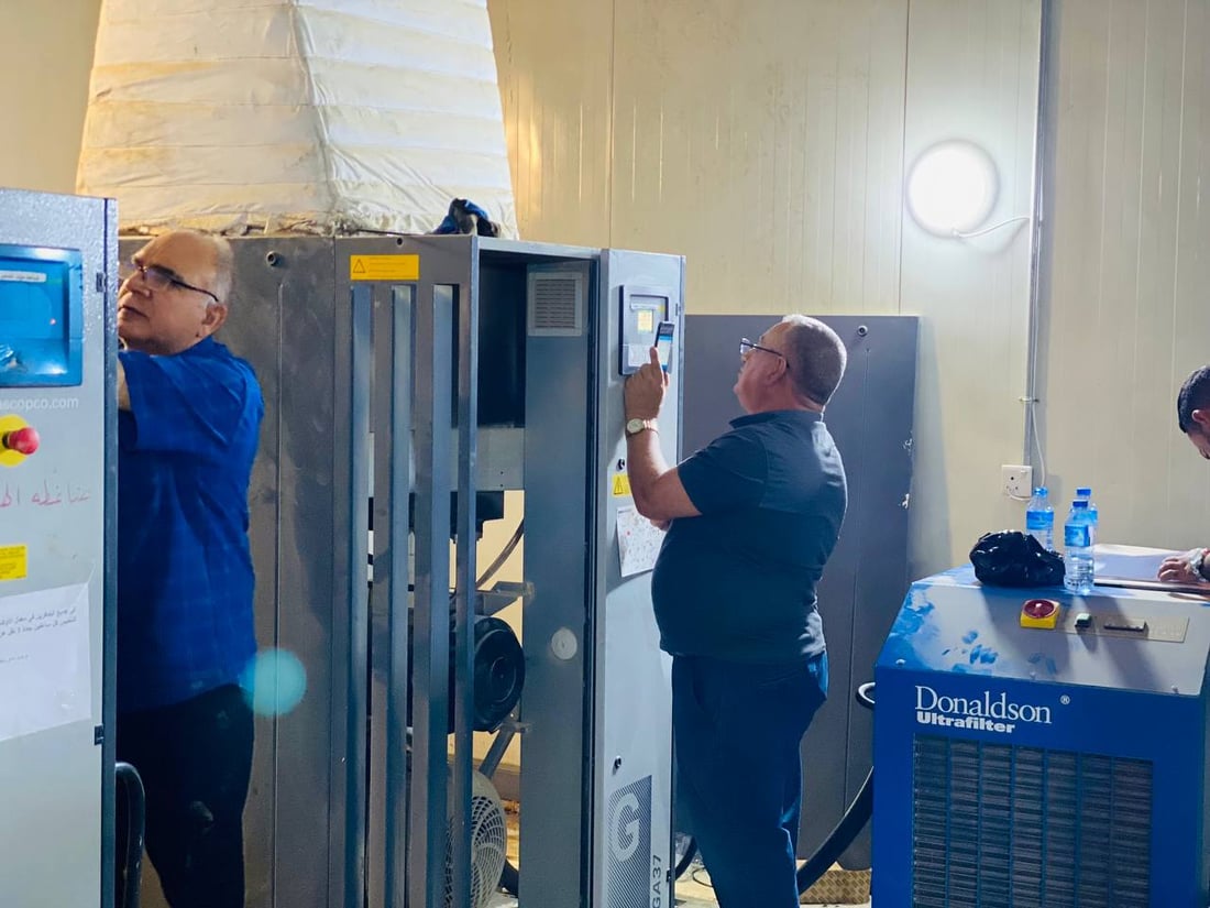 صور: الخبراء يحاولون إصلاح منظومة الأوكسجين في مستشفى القيارة