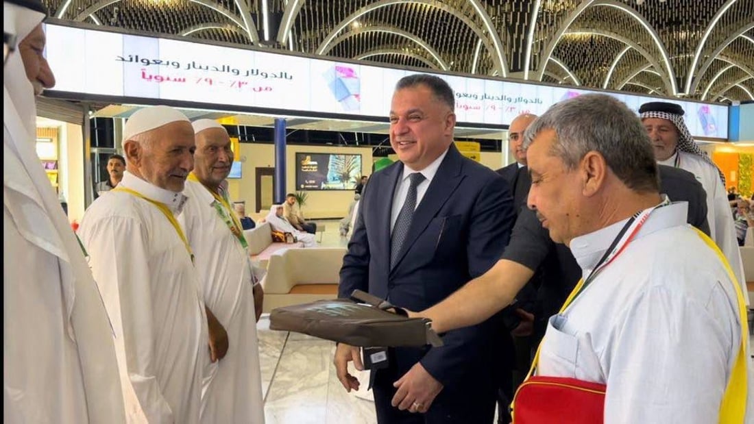 على متن الناقل الوطني.. تفويج أول وجبة من الحجاج عبر مطاري بغداد والنجف (صور)