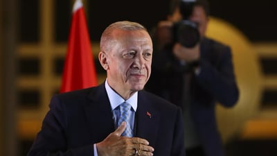 ناطق الحكومة يشوّق العراقيين ويكشف أول مفاجأة في زيارة أردوغان إلى بغداد