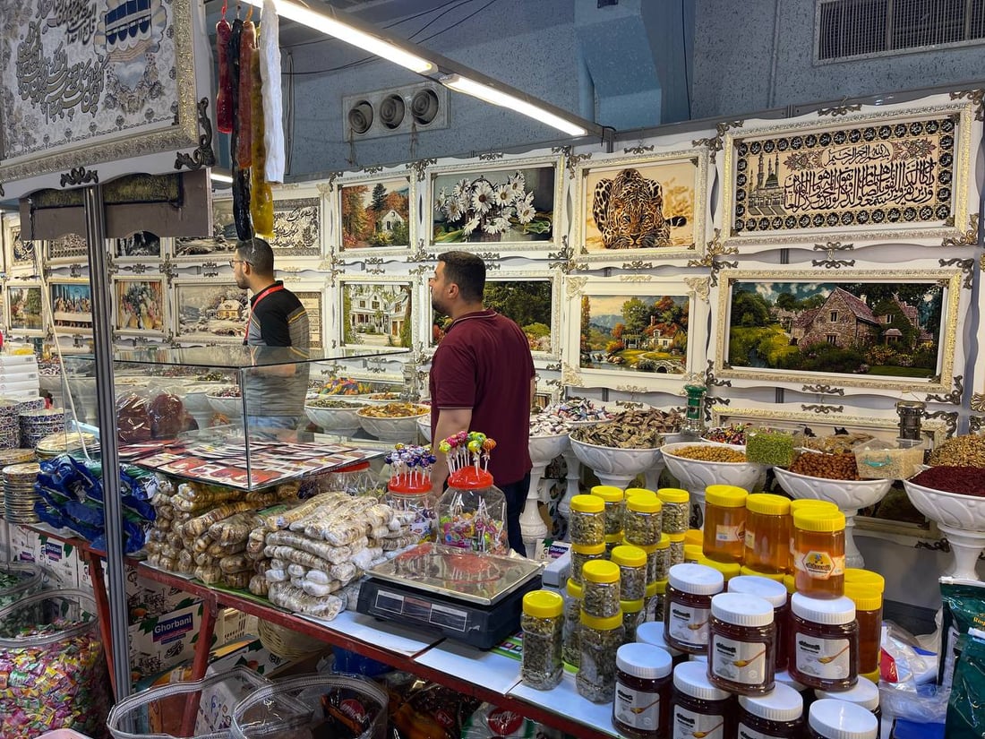 بضائع من بريطانيا وباكستان في النجف.. عطور اليمن يعجبها ذوق العراقيين