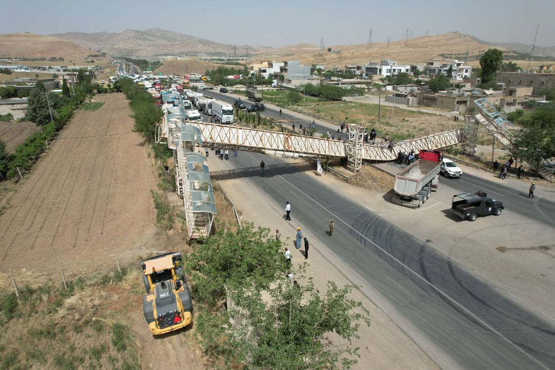 تیمەکان سەرقاڵی لابردنی پردە رووخاوەکەن لە سنووری بازیان