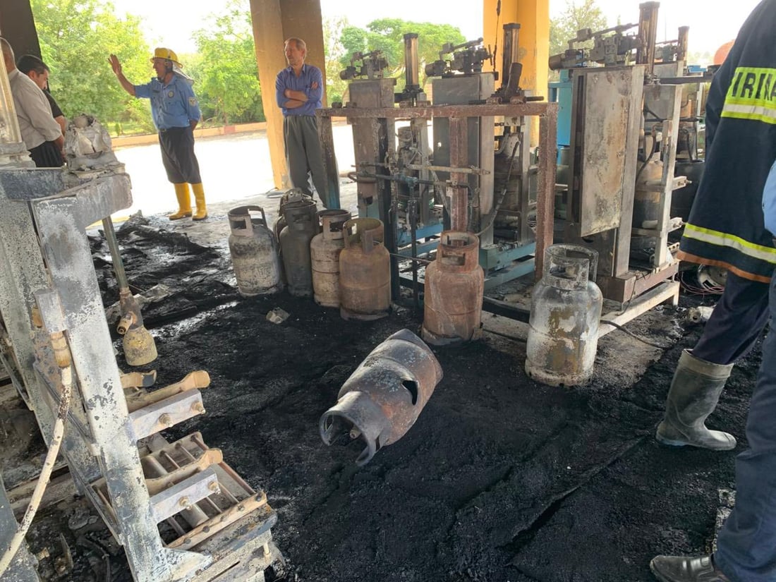 کارگەی غازی قەڵادزێ ئاگریگرت و دوو کارمەند بریندار بوون