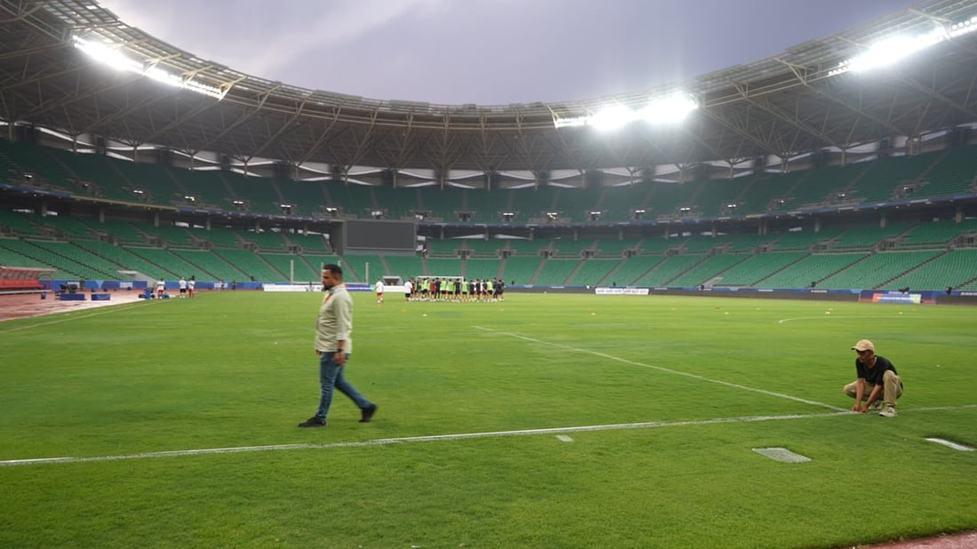 مكنزي لـ964 قبل مواجهة فيتنام: حرارة البصرة لن تمنعنا من الفوز (صور)