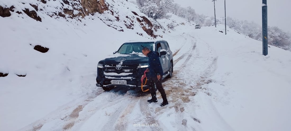 چەند پێشمەرگەیەک و ژمارەیەک هاوڵاتی لەناو بەفر رزگار کران