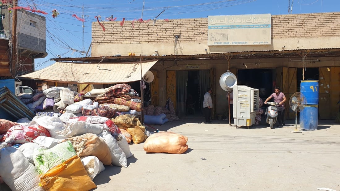 ندّاف ينافس المستورد بالقطن الطبيعي ويتعهد للزبون بـ”مخدة ألف ليلة وليلة” (صور)