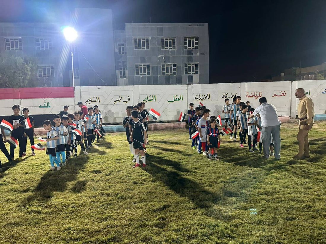 صور: شباب من الكوت يحولون مكباً للنفايات إلى ملعب خماسي بـ12 مليون دينار