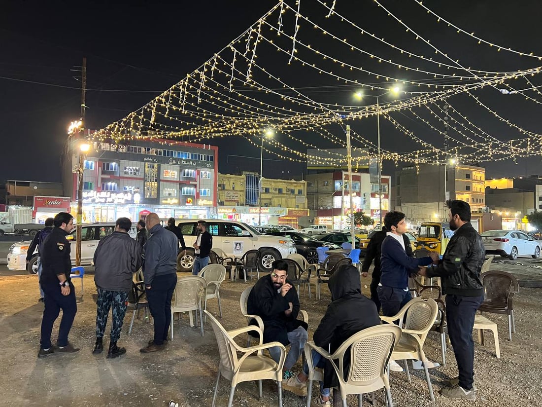صور: شباب بصريون ينجحون بتحويل “بسطية” قهوة إلى ملتقى ثقافي