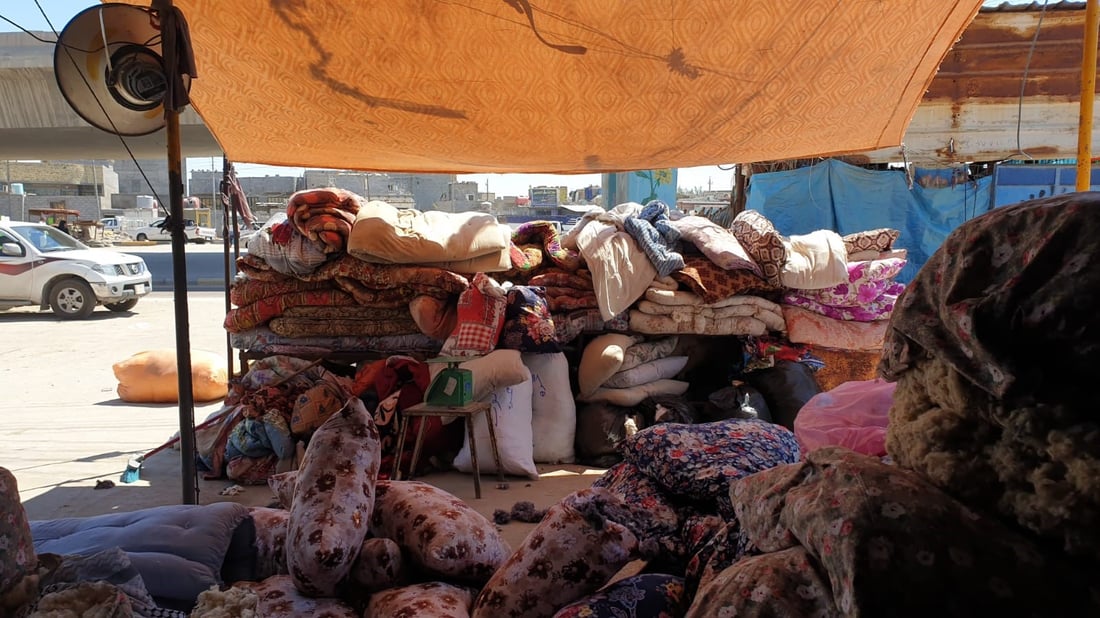 ندّاف ينافس المستورد بالقطن الطبيعي ويتعهد للزبون بـ”مخدة ألف ليلة وليلة” (صور)