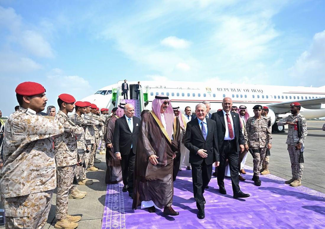 أمير سعودي يفاجئ رئيس الجمهورية بتقرير كتبه رشيد عندما كان يعمل في جازان (صور)