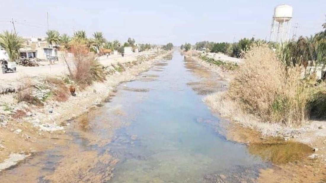 صور: قلق في سراجق بعد جفاف نهر الخالص.. والموارد تطمئن بعودة المياه خلال يومين
