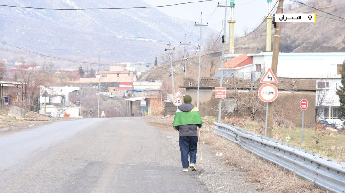 هاووڵاتییەک لە هیرانەوە بەپێ بەرەو هەولێر بەڕێکەوت