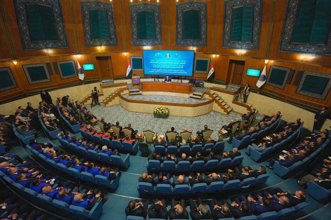 صور من القاعة الفخمة: السوداني يخاطب 48 “قائداً” وينتظر منهم تغيير المعادلة