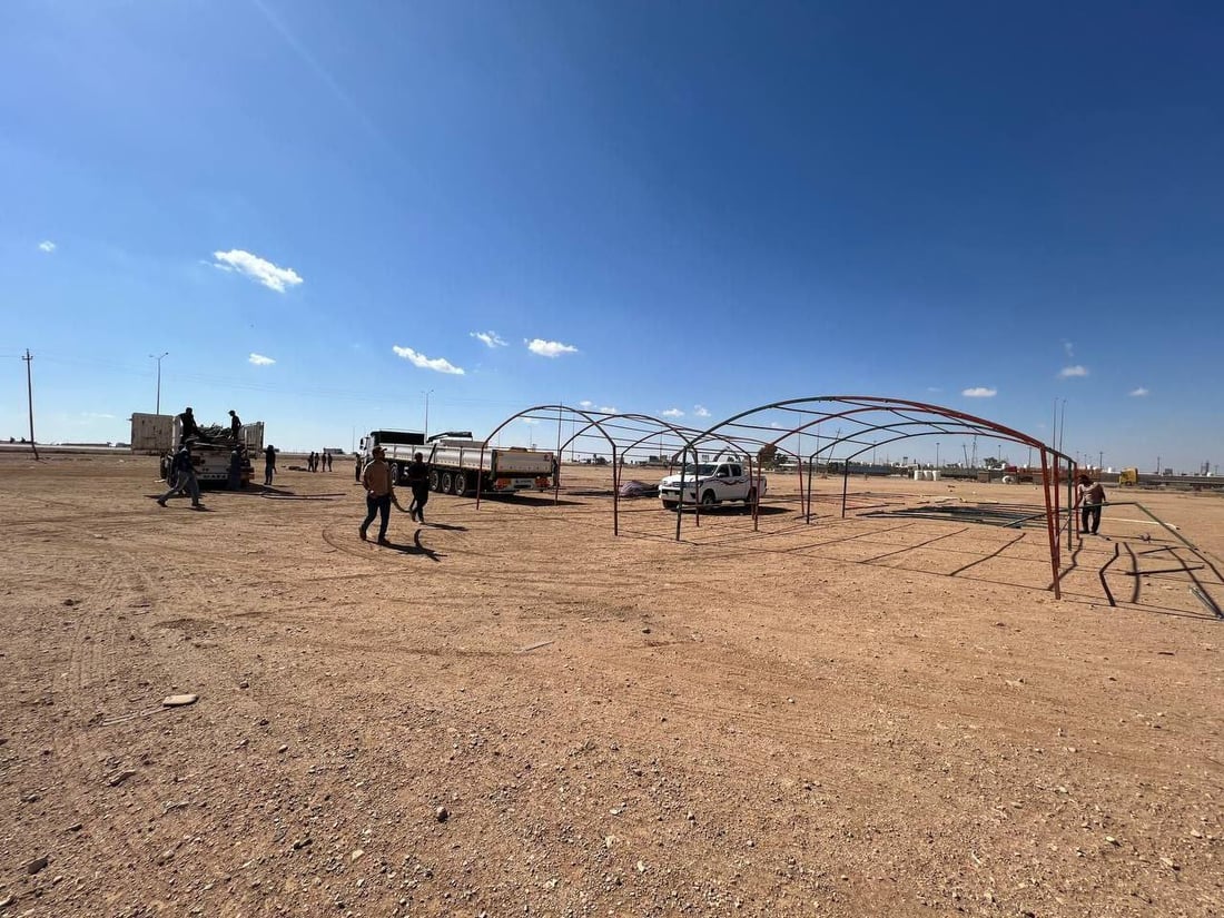 صور من منفذ طريبيل: وصول الخيام والمولدات إيذاناً ببدء الاعتصام عند حدود الأردن