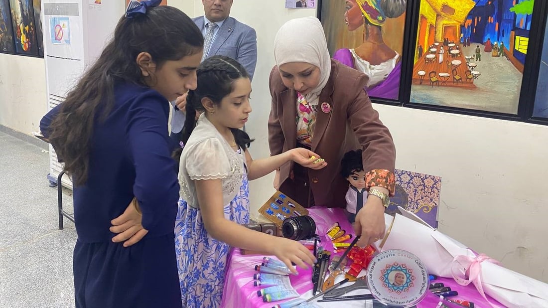 أم وطبيبة وفنانة من الأنبار.. إسراء صبري ترسم الحياة في هيت والغربية (صور)