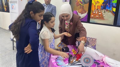 أم وطبيبة وفنانة من الأنبار.. إسراء صبري ترسم الحياة في هيت والغربية (صور)