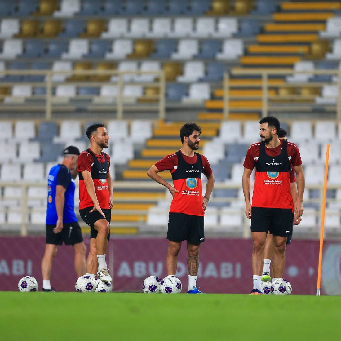 صور: منتخبنا وصل أبو ظبي.. ملحق كأس العالم ضد الإمارات الخميس