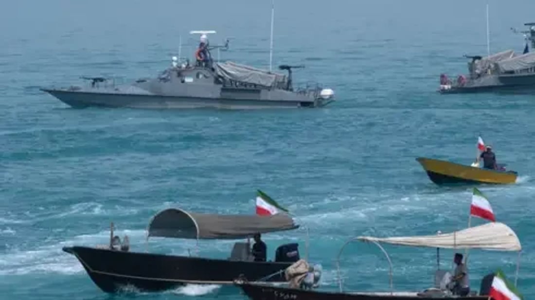 إيران تصادر سفينتين وتطلق النار على اثنتين أخريتين في مياه الخليج