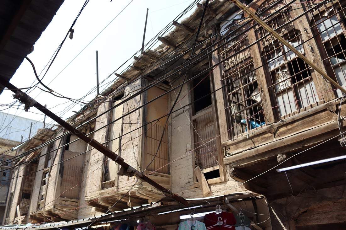 فيديو من “خان المدامغة” في الكاظمية: آخر شاهد على العهد العثماني تحوّل إلى “گراج”