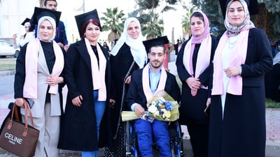 محەمەد و دایکی بڕوانامەیەکیان بەدەستهێنا