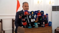 أبو مازن كما لم تشاهده من قبل: منتفخ الأوداج ويشعر بالغ...