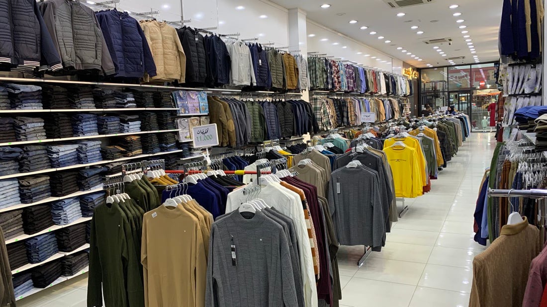 محلات المنصور: صدقونا.. تخفيضات الملابس حقيقية ونربح رغم وجود خصم 50% (صور)