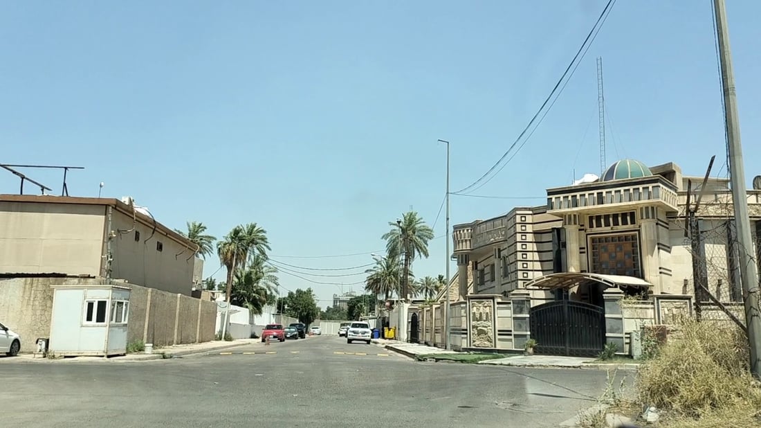 كيف تسكن في المنطقة الخضراء؟ باج بنفسجي وكفيل للضيوف والموافقات من ”كل الجهات“