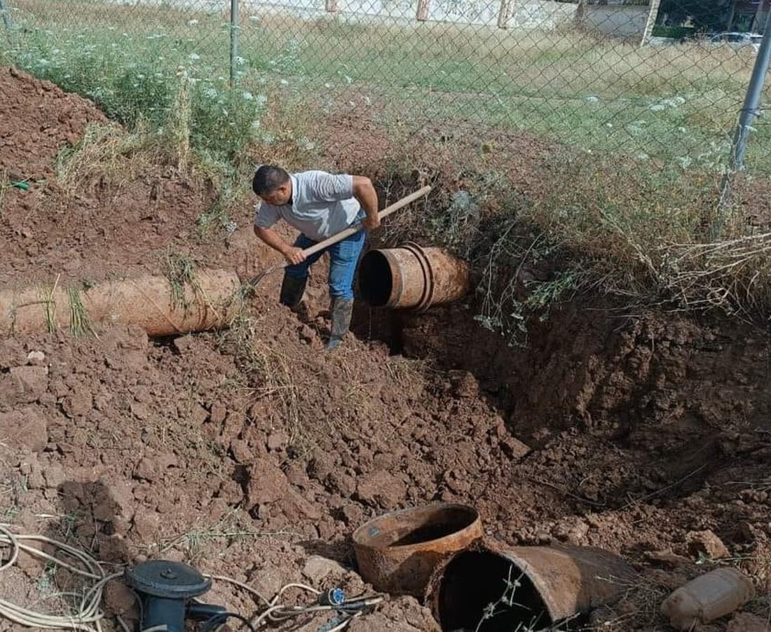 لە کاتی کاردا خۆڵ کەوت بەسەر دوو فەرمانبەری ئاوی ئاکرێ دا