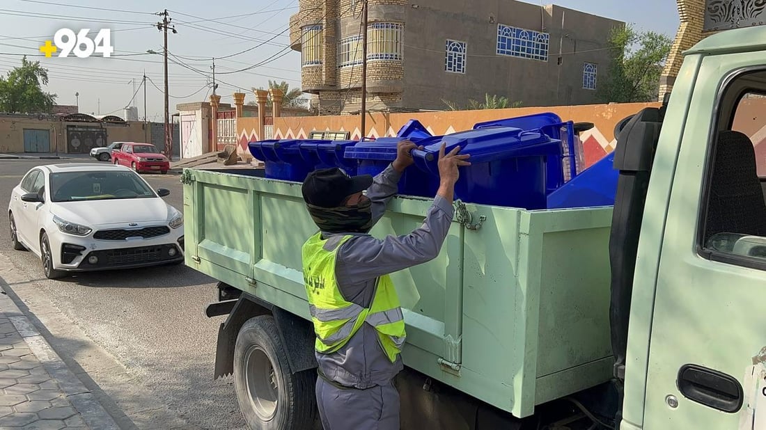 ماذا نفعل أكثر حتى لا ترموا النفايات؟.. سفوان توزع حاوية وأكياساً لكل عائلة (صور)