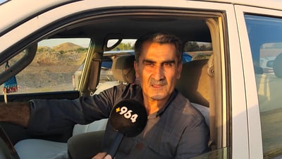 چوار جەنازە لە نزیک ئۆتۆمبێلەکە کەوتبوون