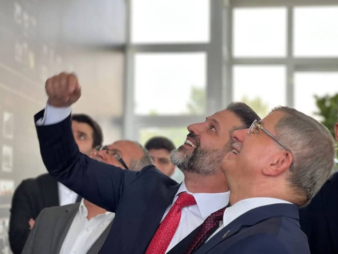 أحمد أوغلو يقرأ الفاتحة على قبر طالباني ويشارك بـ “دلفي” السليمانية