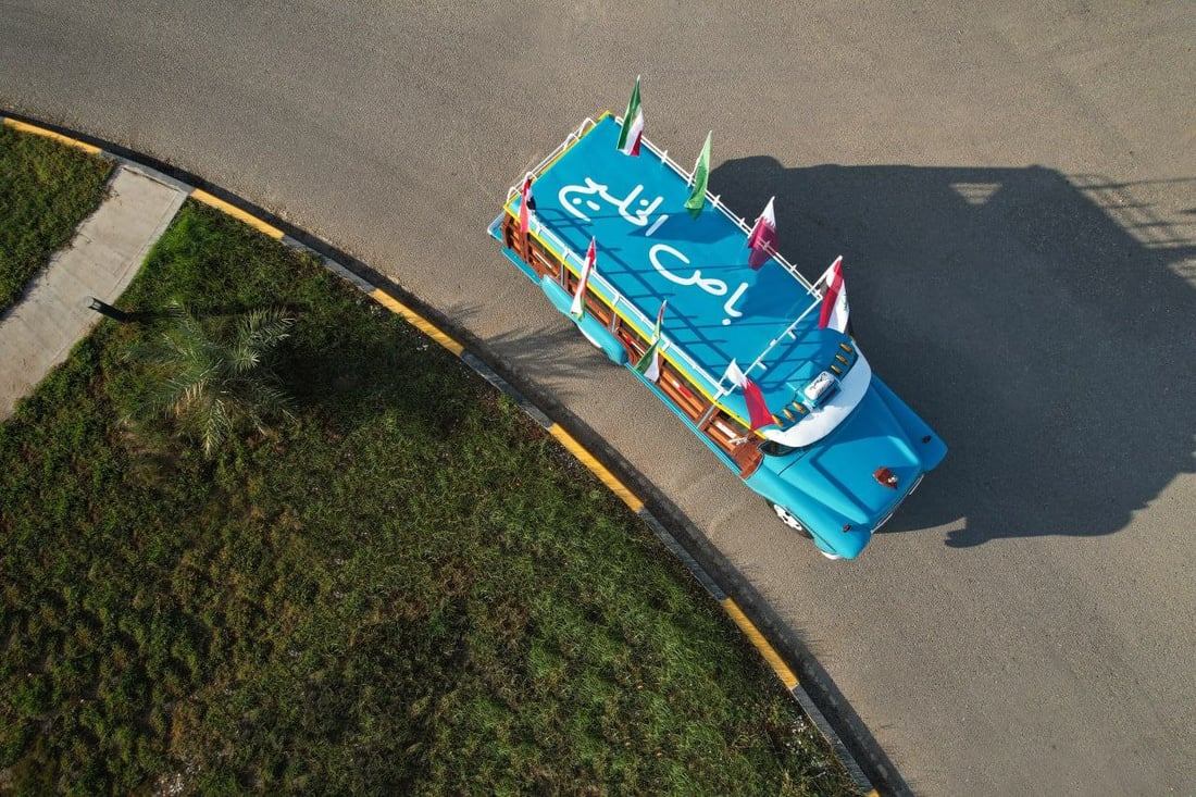 البصرة: باص تراثي من خشب السفن وأنامل الفلّاحات يجوب دول الخليج (صور)