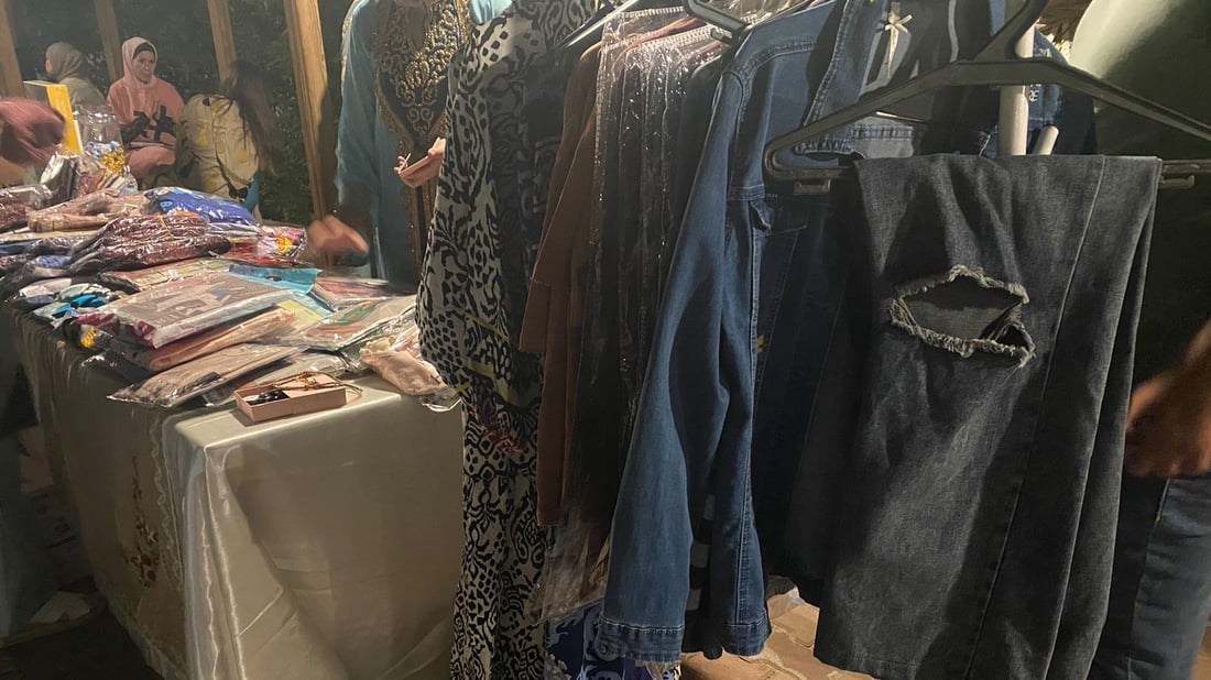 صور: سكان مجمع اليمامة في بغداد يتعرفون على بعضهم في بازار.. ونسخة أخرى في العيد