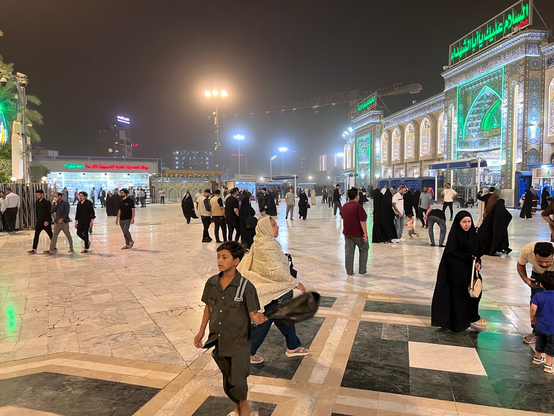 تحذير للزائرين.. عاصفة ترابية تضرب مرقدي الإمامين الحسين والعباس