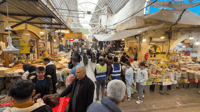 بحثاً عن الطحلك والتوابل.. سوق العطارين امتلأ بسيدات ال...