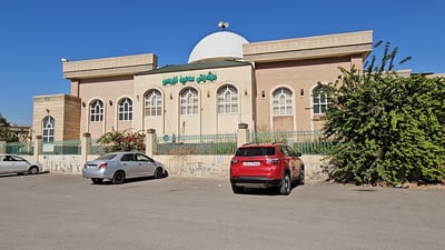 هەر دەرگاى تەوالێت و دارەمەیتى مزگەوت مابوو، ئەویشیان دزى