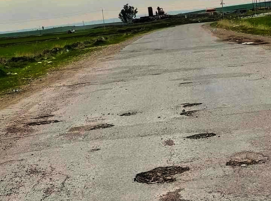 لە رۆڤیا گوندێك 300 ماڵە و رێگاىەکی خراپی هه‌یه‌