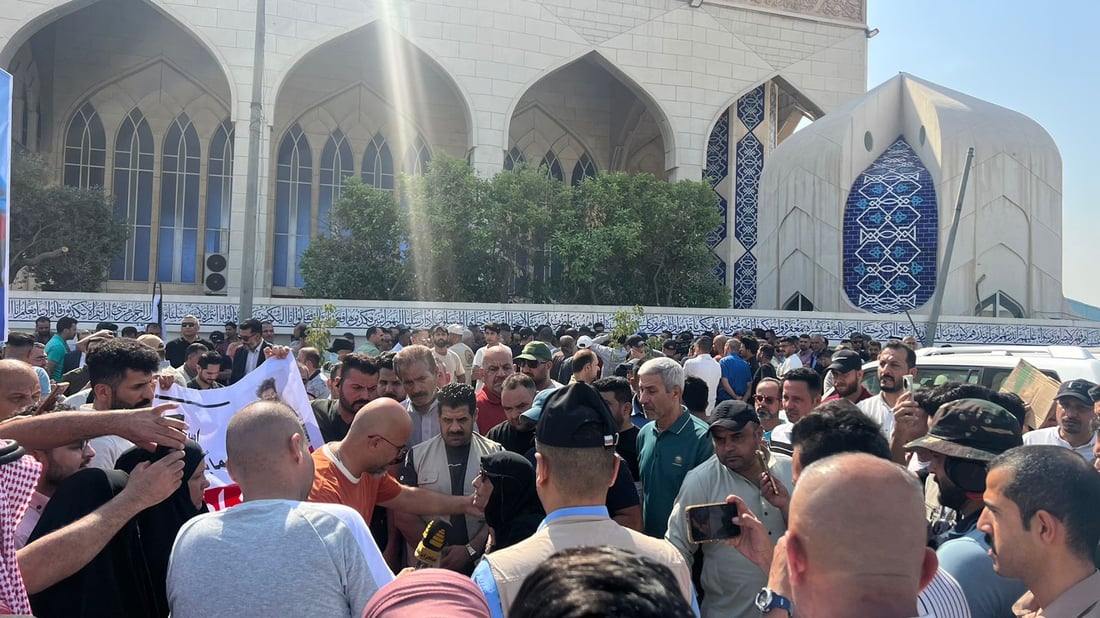 صور من وقفة اليوم قرب جامع بنيّة: يحتجون منذ سنوات ضد قانون حضانة أطفال المطلقين
